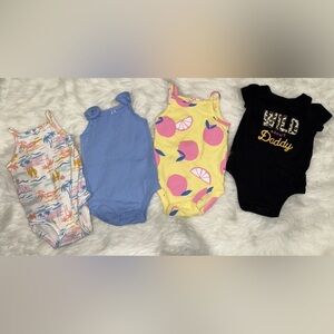 Bundle of 4 onesies bodysuit